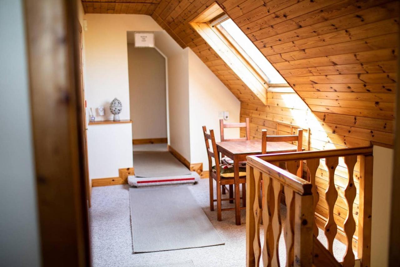 Half Door Cottage Doolin Exterior photo